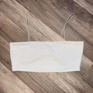 Vit bandeau  - En vit liten bandeau från Nelly 🤍