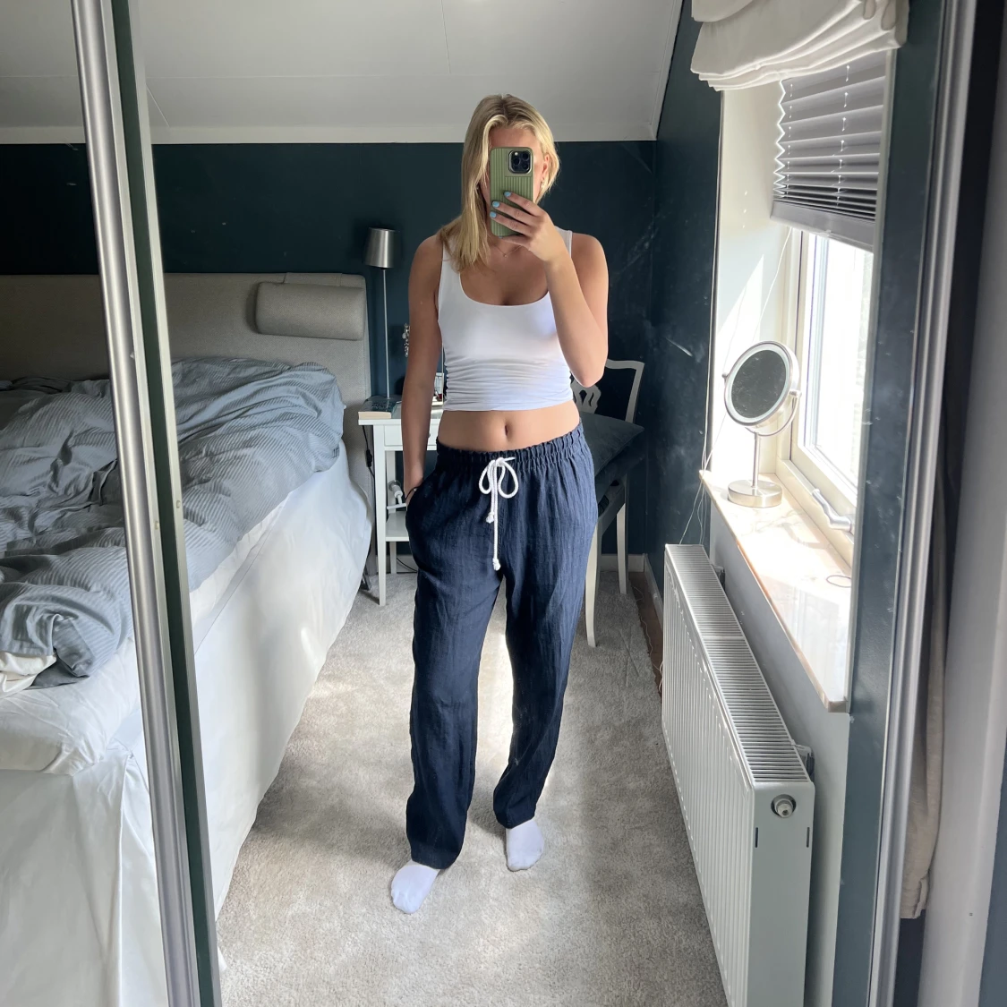 Mörkblåa linnebyxor 