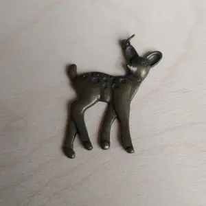 Deer, bambi pendant, bronze colored. No necklace 