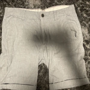 Shorts  - Jack and Jones short  Pris kan diskuteras vid snabb affär 