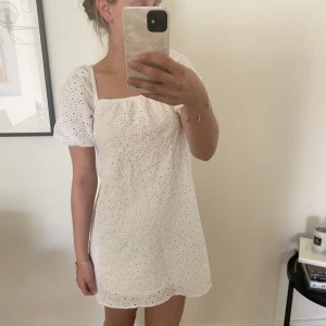 Somrig klänning  - Köpt för ett år sedan till avslutning. Använd fåtal gånger. 