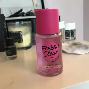 Hej jag fick Victoria secret parfym i present men jag gillade inte hur den lukta och kunde inte lämna tillbaka pga konkurs så säljer den här!❤️