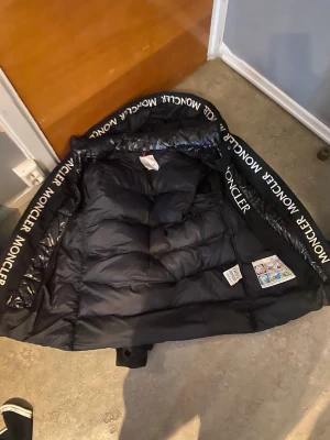 Moncler jacka - Moncler jacka storlek M