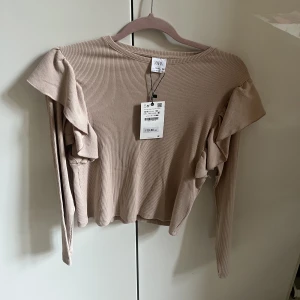 Oanvänd zara tröja - Helt oanvänd