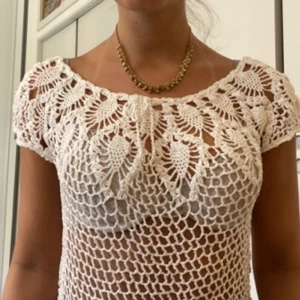 Vit virkad topp - Sjukt snygg topp! Toppenskick🙌