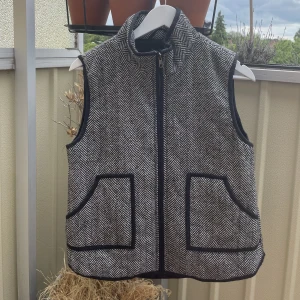 Svartvit väst - Väst!