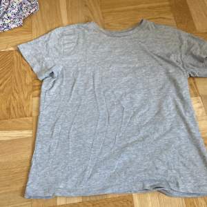 En fin mjuk basic t shirt från lager 157
