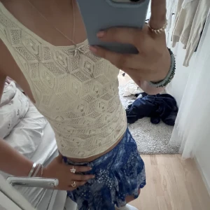 Zara linne - Ett jätte fint stickat linne från zara som jag inte vet om det säljs längre. Får inte användning av.