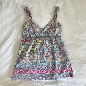 Trendigt y2k linne Esprit - Jättefint linne i nyskick, storlek xs!❤️