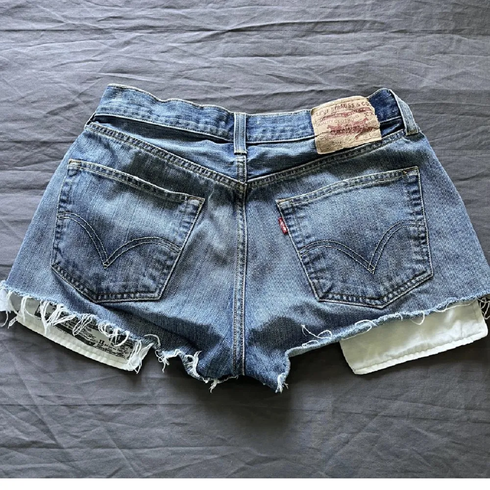 Säljer ett par jätte snygga shorts, köpte av nån hör på Plick men var tyvärr för stora så säljer vidare☺️. Shorts.