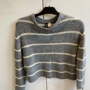 Stickad tröja  - Varm och god 