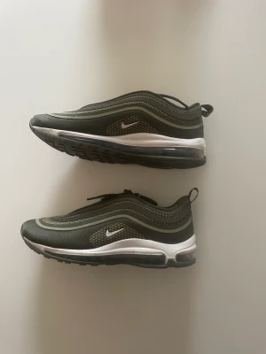 Nike Air Max 97 - Nike air Max 97 säljes i nyskick. Använda ca 2 gånger 