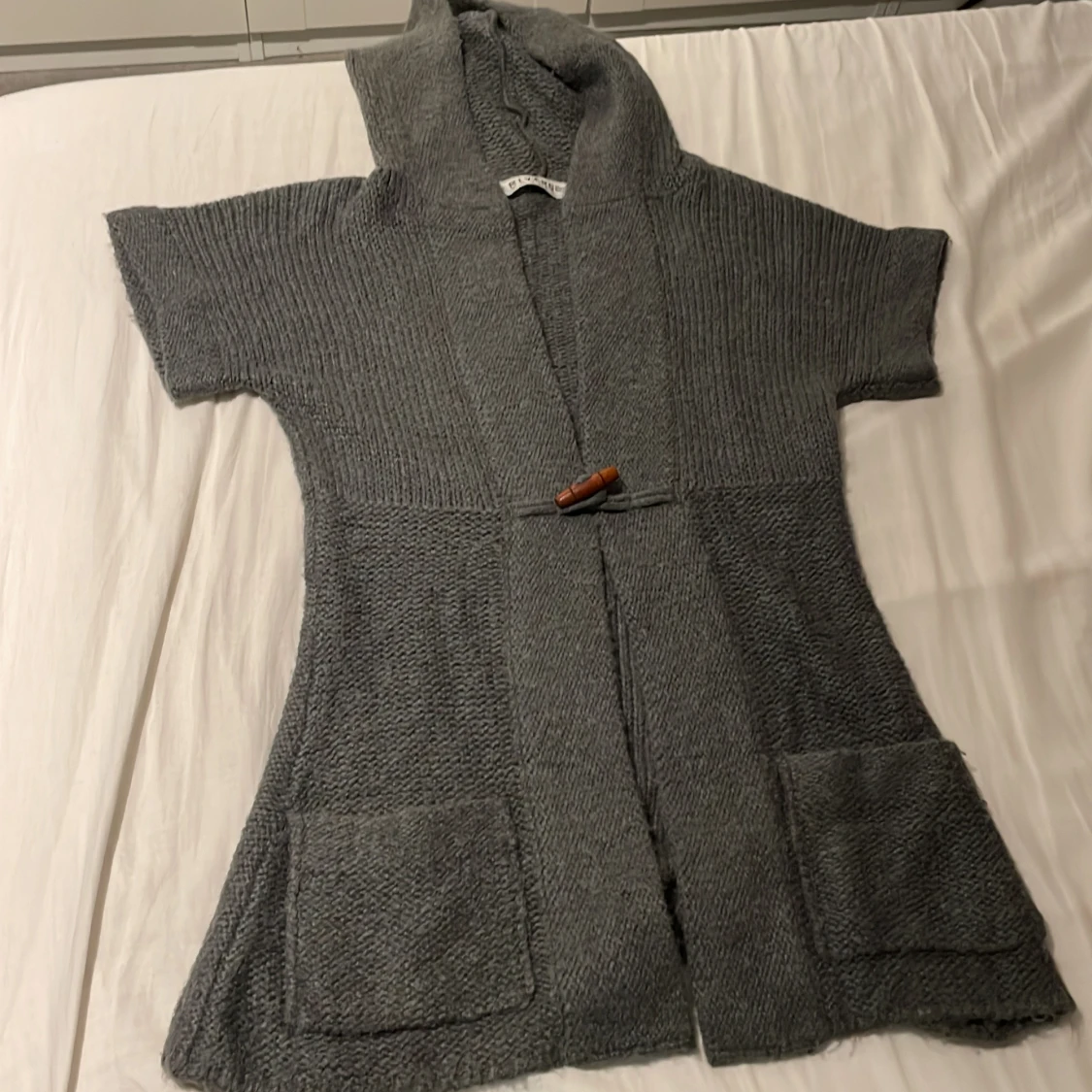 Grey cardigan with hood