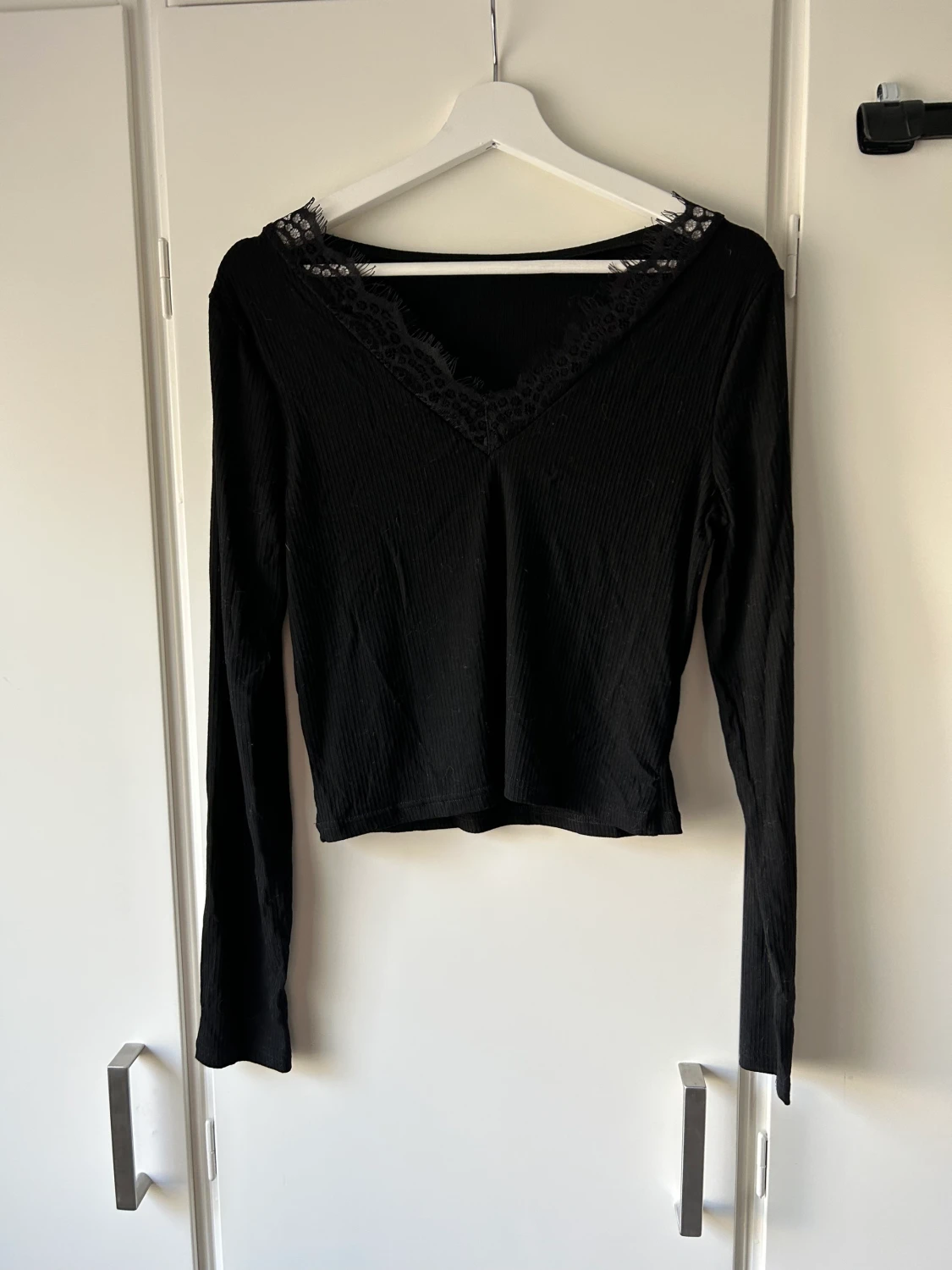 Långärmad tröja med spets