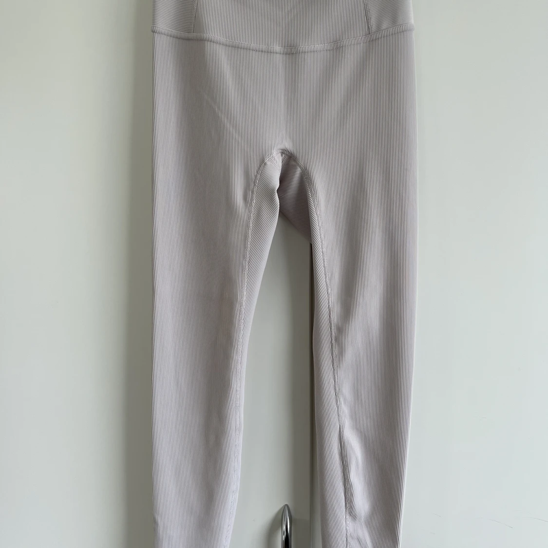 Tights från Halara, ribbade beiga storlek S