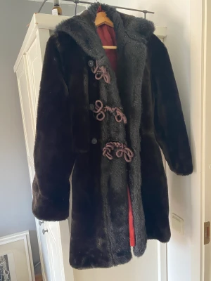 Vintage kappa  - Vintage kappa inför höst och vinter! Otroligt fin och välgjord! Även fantastiskt varm. 