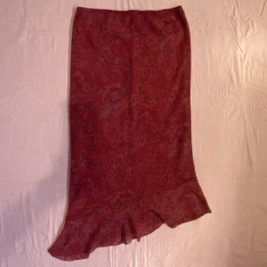 Vintage kjol - Fin kjol köpt på humana✨Möts gärna upp men kan även frakta (frakten kostar 66kr)⭐️