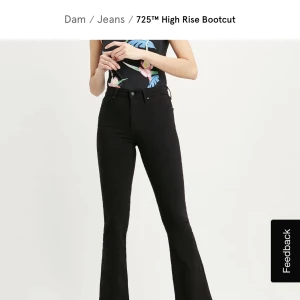 Levi’s 725 high Rise bootcut - Superfina. Bara använda ett par gånger. Str 27/32. Nypris 999kr. 