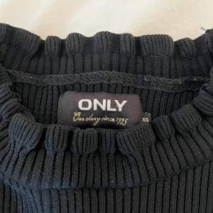 Säljer min snygga finstickade tröja från only, då jag inte använder den längre❤️Knappt använd!