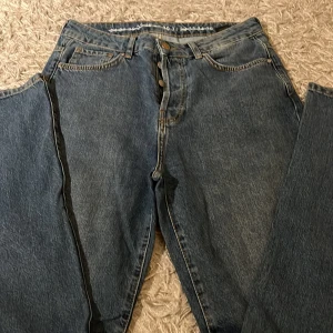 Jeans  - Ett par jättefina jeans från Gina Tricot i ett jättefint skick 
