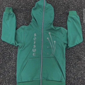 Rhinestoen ziphoodie - Köpare står för frakt