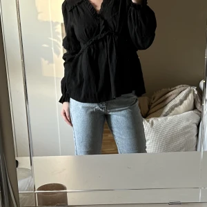 Jeans - Blå jeans från Gina tricot 