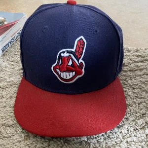 Keps - Keps i fint skick! Köp flera för billigare pris.