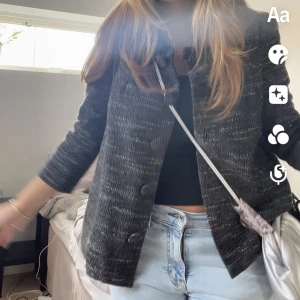 Trekvartsärmad jacka - Trekvartsärmad jacka från Hm storlek 36. 150+frakt