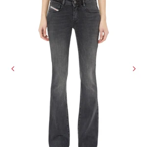 Diesel jeans - Säljer mina gråa diesel jeans för de inte passade mig, har därför inga bilder på men innebenslängden är ca 77-78cm💕 knappt använda, kanske 1-2 ggr. Köpte de för 1500kr säljer för 1000 inkl frakt🙌