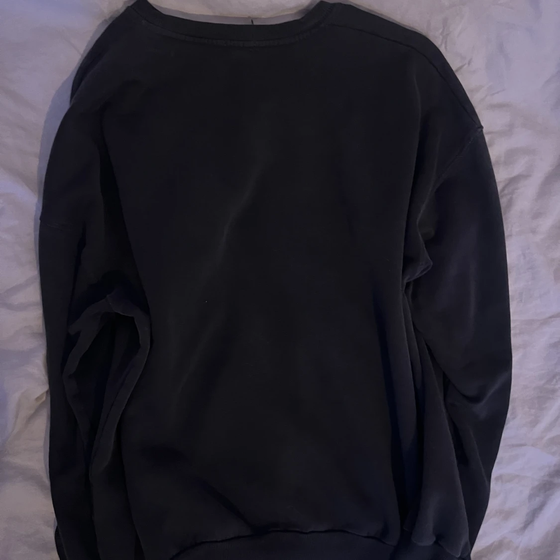 Svart sweatshirt - 90