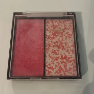Blush/rouge - Helt oanvänd blush från technic som är ljus och väldigt skimrig