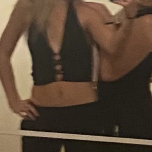 Svart topp - Snygg fest topp från Dilvin- Chiquelle!❤️