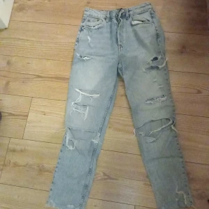 Jeans - Bra material, byxorna är i storlek 38 och ganska sköna
