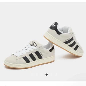 Campus 00s strl 40 - Säljer mina campus 00s strl 40, då jag vill ha en annan färg. Helt oanvända med alla etiketter på.  Innermått 25,5cm