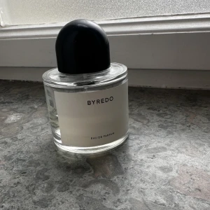 Byredo - No name (limited edition) - Hälften kvar