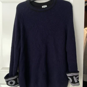 Kenzo tröja - Stickad kenzo tröja som aldrig använts, Storlek M oversized Nypris 2099kr Köpt på Joel i Borås. Vill bara bli av med den