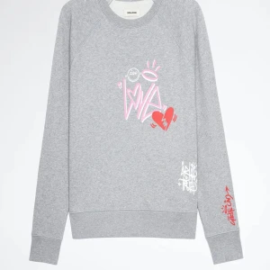 Zadig sweatshirt - Säljer denna sweatshirt från Zadig då den inte kommer till användning längre! Modellen Upper Multicusto Grey Sweatshirt💋 fint skick, köpt för ca 2000 kr !!Tröjan finns fortfarande kvar!!