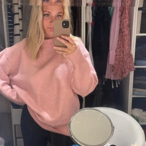 Zara tröja - Storlek S. Aldrig använd (400kr nypris). Slutsåld på hemsidan