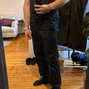 Gant Svarta kostymbyxor W33 L34 - Kostymbyxor köpta från Gant för 800 kr för ett halv år sedan