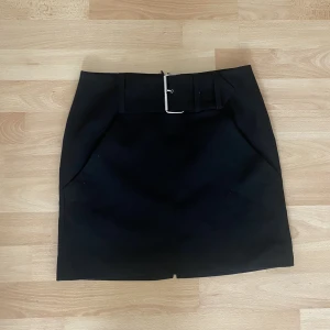 Kjol - Fin mini kjol, vintage 🤍