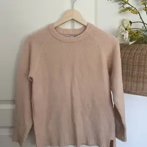 En gammalrosa tröja från lager157 i storlek 150🎀 Lite nopprig