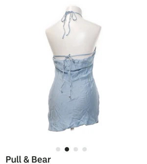Cocktailklänning - Vacker och enkel pull & bear klänning storlek M