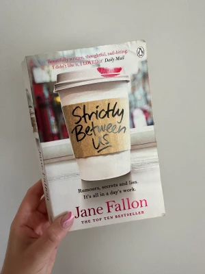 Pocketbok - Pocketbok som lästs en gång, så fortfarande i fint skick! Säljer fler böcker också så vill du köpa fler kan paketpris ordnas 🩷