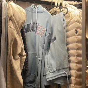 Ljusblå Hoodrich Set - Hoodrich set som har hel kvalitet kvar