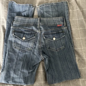 Lowwaist jeans - Köpte från hm och använt den Max 2ggr