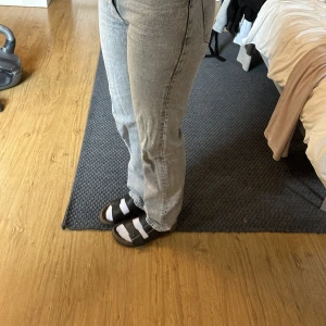 Bershka jeans - Strl 34, använda fåtal gånger. 