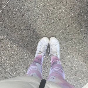 Tränings byxor - Säljer nu mina fina träningsbyxor. Super sköna 😻😻 från aimin 