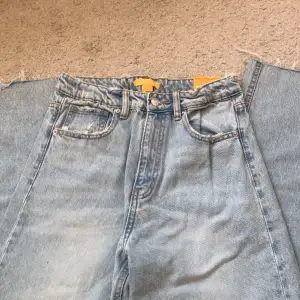 Snygga jeans från Gina tricot