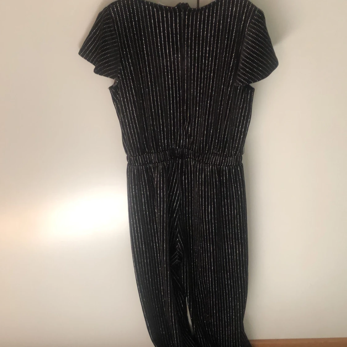 Svart gillitrig dress - 90