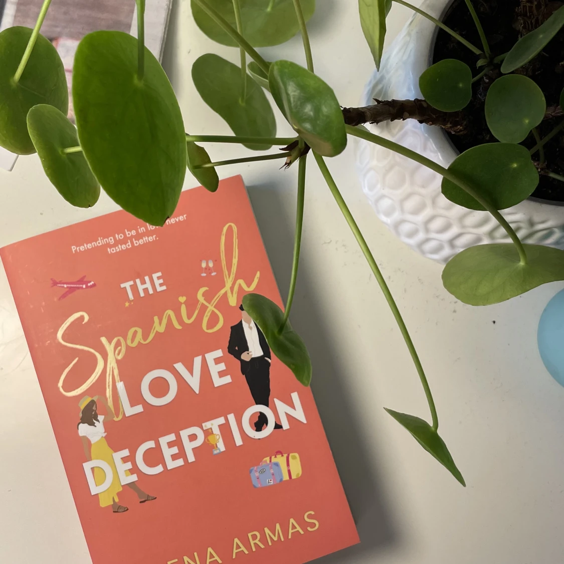 Böcker av Colleen Hoover och The Spanish Love Deception  - 91